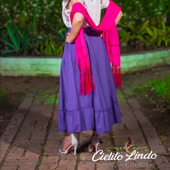 Mexican Folklorico Practice Skirt People - Picture 6 of 6